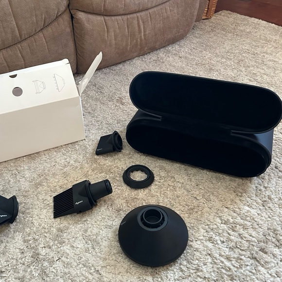 Dyson Supersonic Hair Dryer in Blue and Copper - Picture 5 of 10